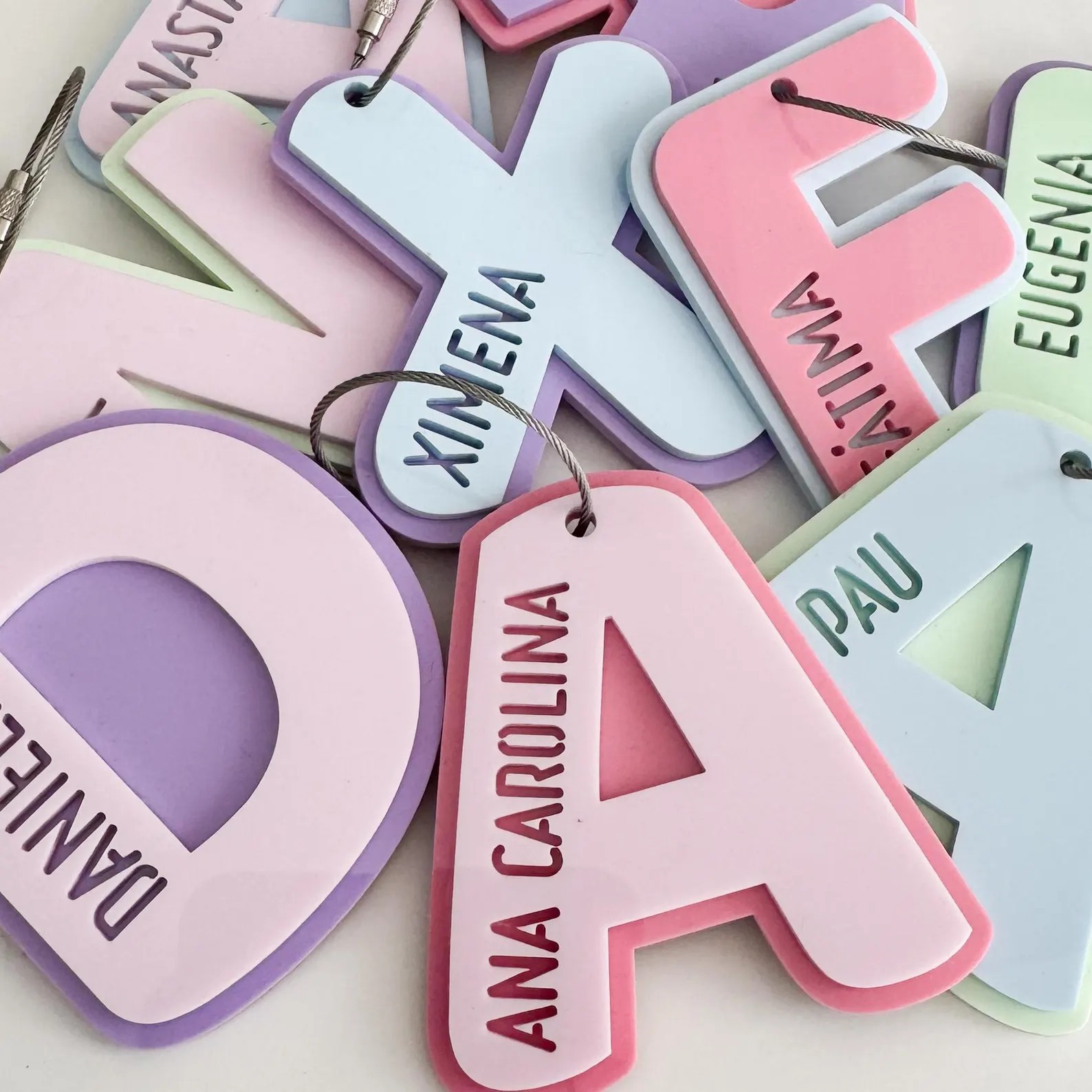 Персонализированный брелок с и – обзор и цена Resin Art Alphabet